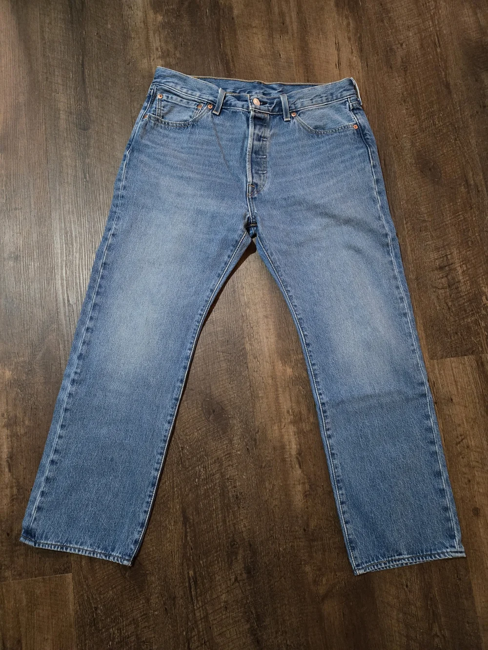 Levi's 501 Men's Straight Jeans - Medium Wash.